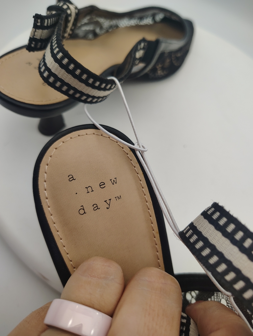 New A New Day Black Lace Illusion Slingback Pointed Heels SIze Woman's 8.5 - Picture 10 of 12